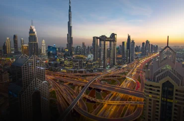 Mądrzejsza przyszłość jest już teraz: kluczowi gracze, motory innowacji i inteligentne strategie telekomunikacyjne kształtujące region MENA Strategie telekomunikacyjne w transformacji MENA